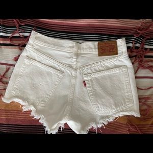 Levi’s 501 cutoff shorts size 25